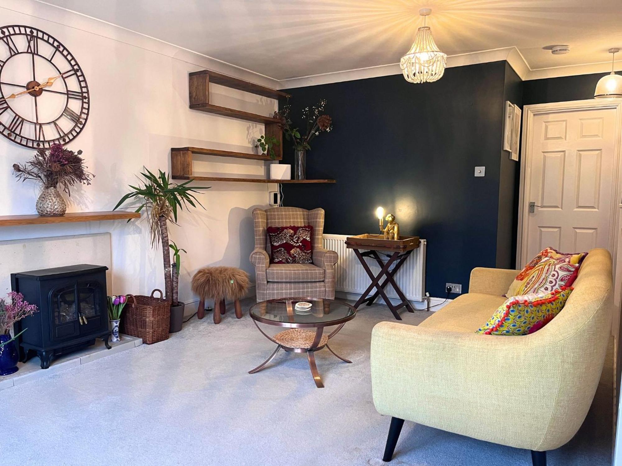 Jekyll'S On Hyde - Spacious Town House - Central Winchester - Free Parking, Sleeps 5 - By Xplus Stays Exterior photo