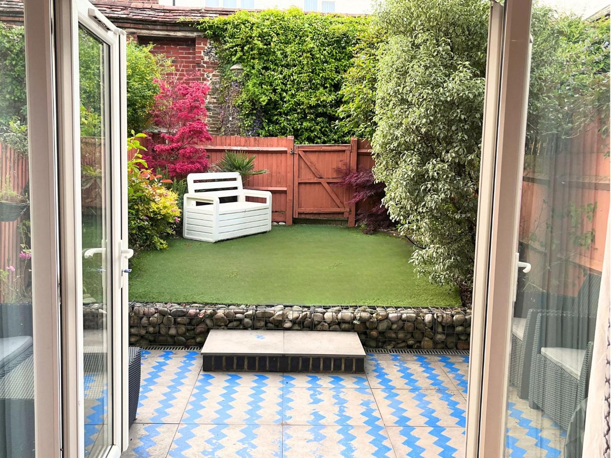 Jekyll'S On Hyde - Spacious Town House - Central Winchester - Free Parking, Sleeps 5 - By Xplus Stays Exterior photo